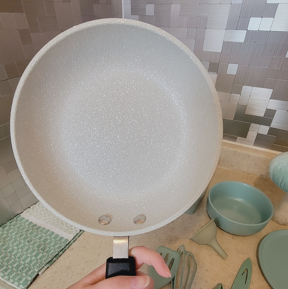 Mint Green Kitchenware Set - Picture 6 of 7